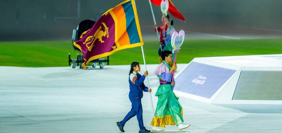 Nethmi Ahinsa leads SL parade at Glittering Closing Ceremony Heightening Brotherhood of Man